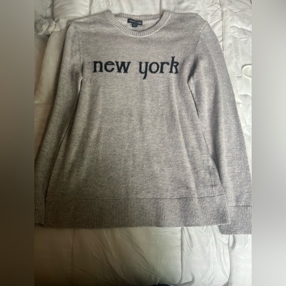Saks Fifth Avenue Sweaters - Saks Gray Sweater with 'New York' Design
